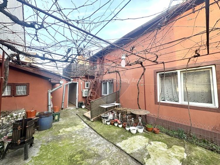 Oportunitate: Casa 3 camere si curte in zona centrala - 3