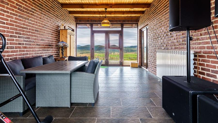 Teren 9.42 ha extravilan + casa 230 mp, COMISION 0% - 21