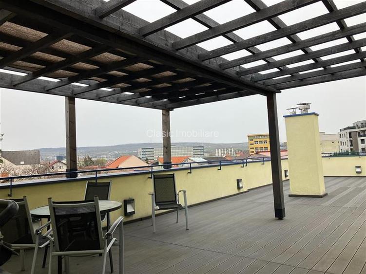 Vanzare cladire 505 mp, comercial si birouri, 779 mp teren, 2 fronturi, zona RrM - 3