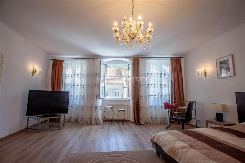 Oportunitate! Apartament + Garsoniera - 130mp, intrari separate, Etaj 1, loc de - 2