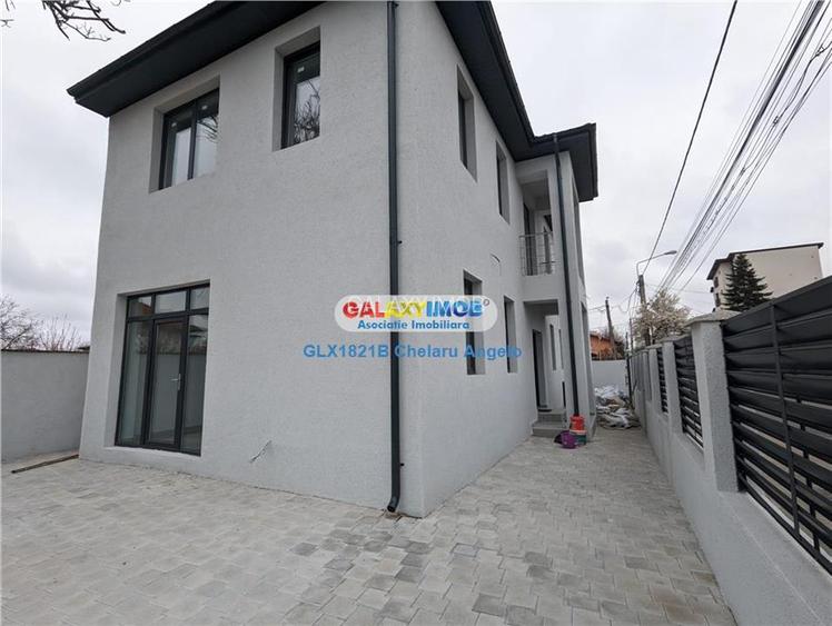 Aparatorii Patriei vila P+1,5 camere,an 2023 - 2