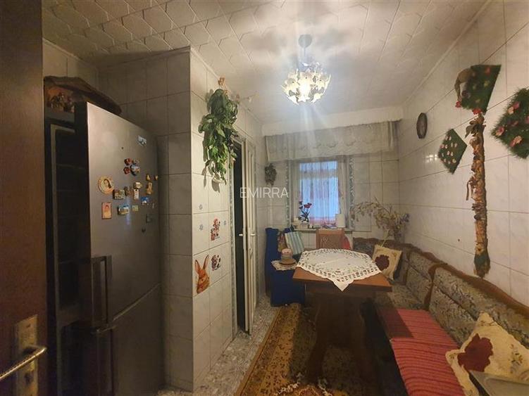 Apartament 3 camere decomandate de vanzare str. Republicii parter - 6