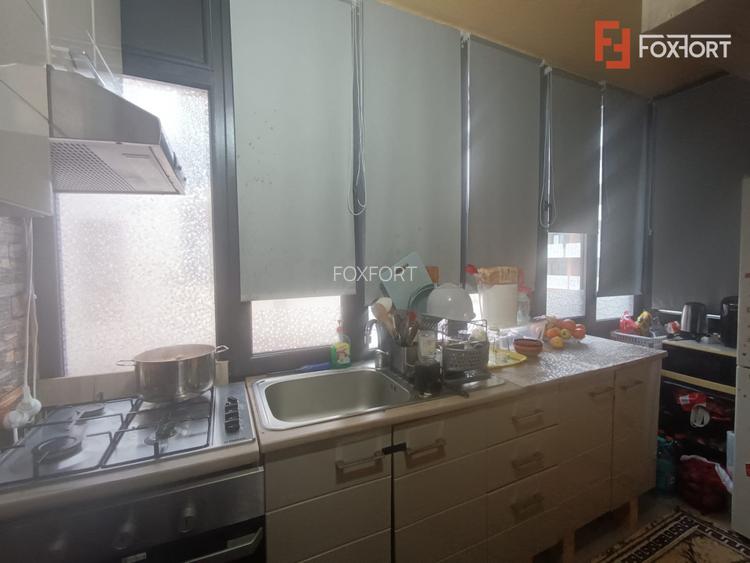 Apartament cu 3 camere, decomandat, Etaj 1 - Giroc  - 9