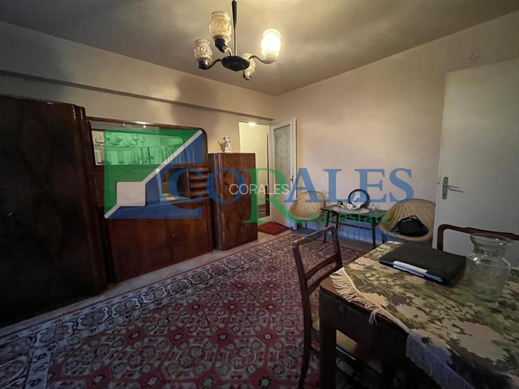 3 camere - vedere pe 2 parti. LIFT! - 2