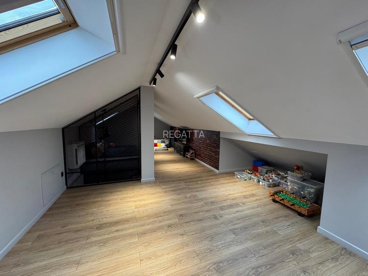 VILA COCHETA CU TEREN GENEROS,  PANOURI FOTOVOLTAICE 11KW SI GARAJ - 36