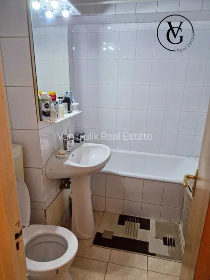 Apartament 3 camere Piata 1 Mai - 8