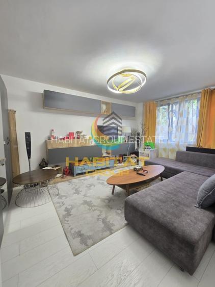 Apartament 3 Camere Decomandat Sector 4 - 9