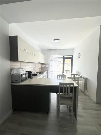 Afacere la Cheie in Mamaia Nord: Pensiune de Vanzare cu 18 Camere - 17