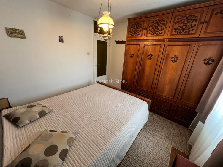 INCHIRIEZ apartament 3 camere decomandat,zona Strand - 3