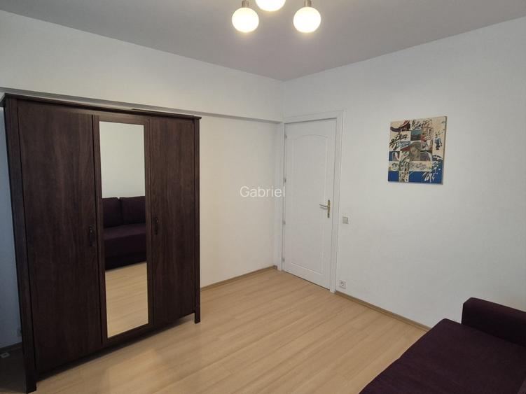 Închiriez apartament 3 camere  - 3