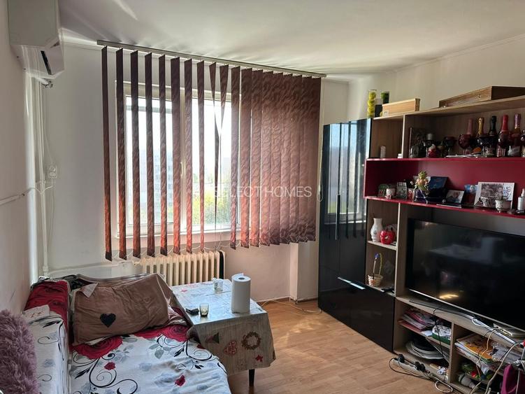 Apartament 4 Camere de Vanzare *Drumul Taberei* - 2