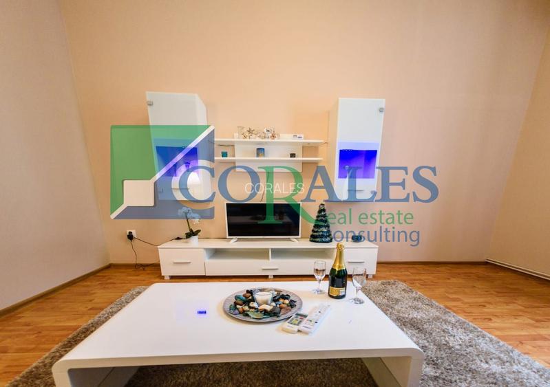 Piata Unirii. Strada pietonala. Cladire renovata! - 3