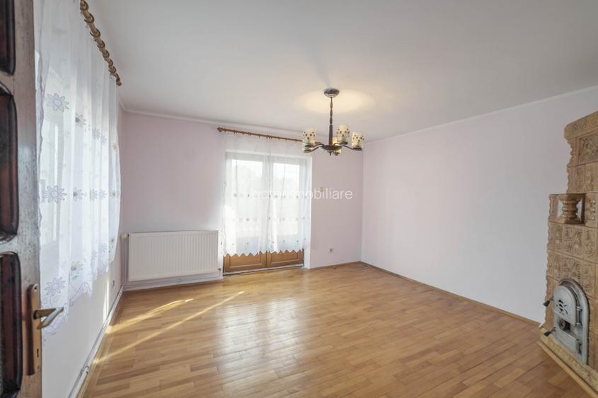 Tartasesti,str. Principala, 3040 mp teren, P+1, casa 1998, deschidere 12 m - 6