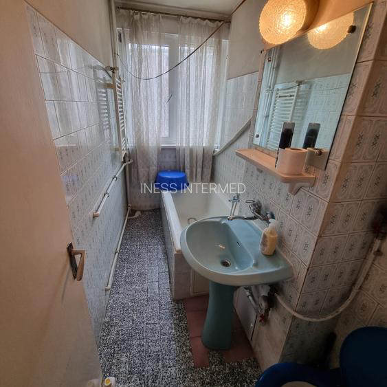 COMISION 0% ROMANA BD N. BALCESCU UNIVERSITATE, AP 4 CAM IMOBIL STRADAL AN 1961 - 14