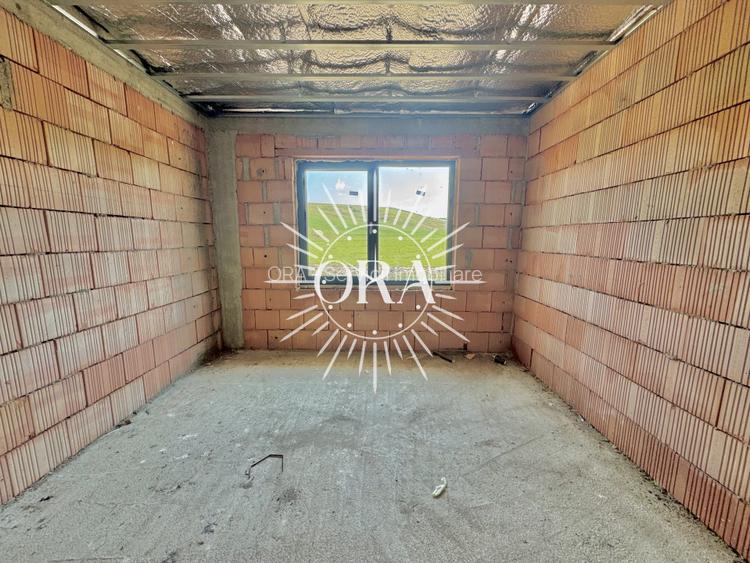 CASĂ INDIVIDUALĂ SEMIFINISATA DE VÂNZARE ÎN DEZMIR - 4 CAMERE - 500 MP GRĂDINA - 6