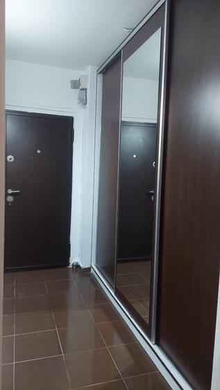Tineretului, garsoniera, 4 minute metrou, etaj 2, bloc mixt, libera