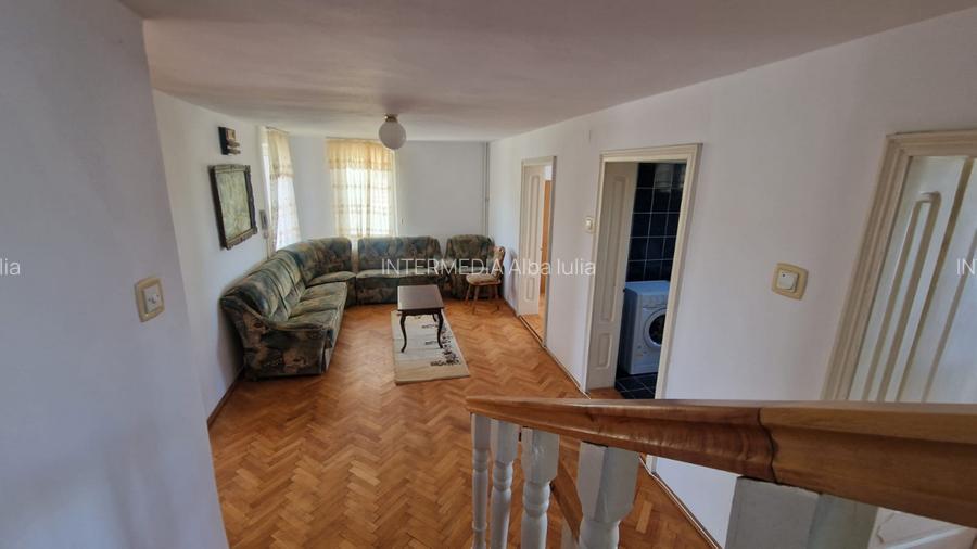 INCHIRIERE Casa individuala D + P + E + M cu 8 Camere 5 Bai 750 mp Teren CETATE - 4