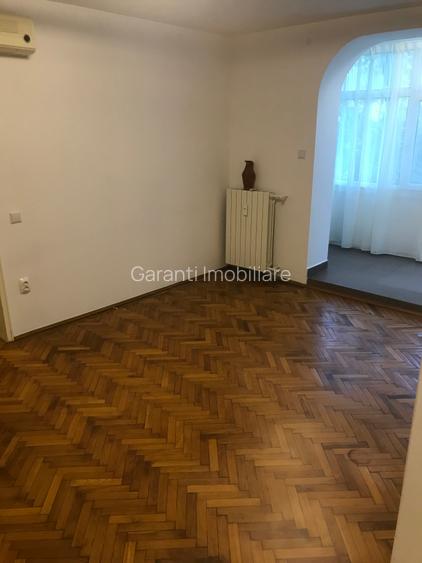 P-ta Victoriei/strada Mexic/metrou - 2