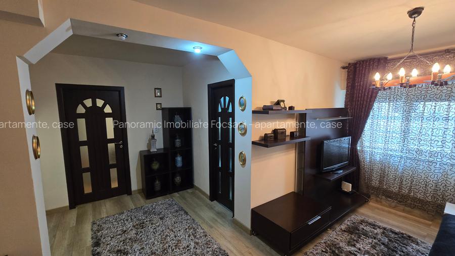 3 camere de vanzare  , etajul 1, ultracentral, Focsani - 31