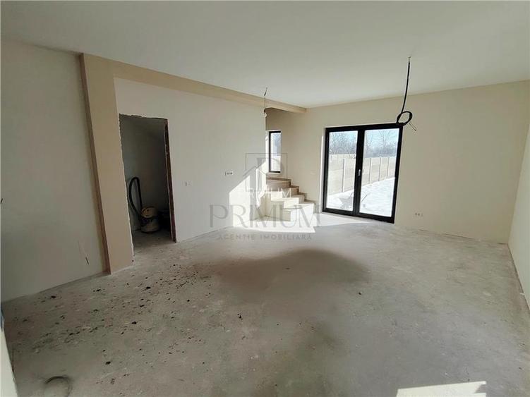 Duplex 4 camere - teren generos - toate utilitatile. - 7