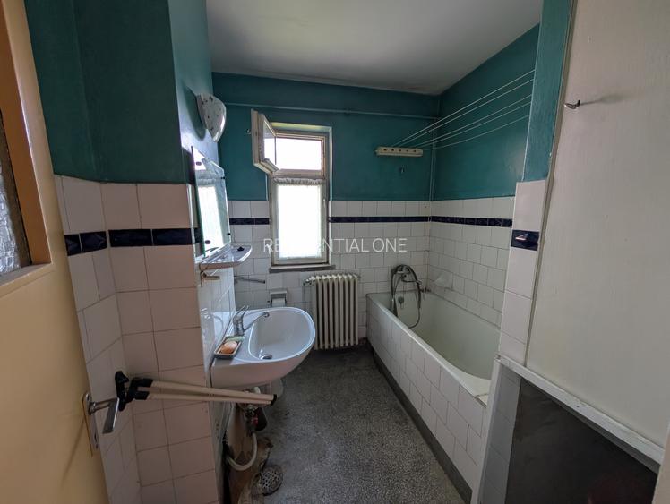 Apartament 4 camere în zonă centrală, pe Strada Armoniei - 11