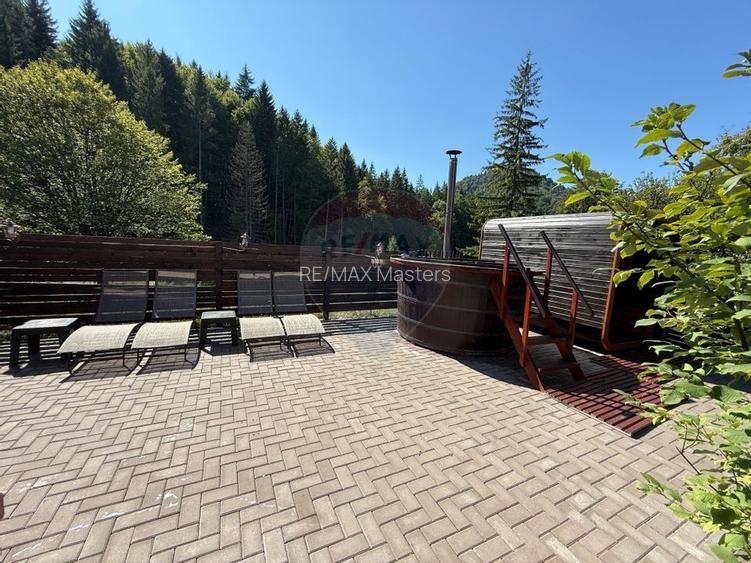 Pensiune cu 14 camere de vânzare Bucovina lângă pârtia Pojorata Malini - 17