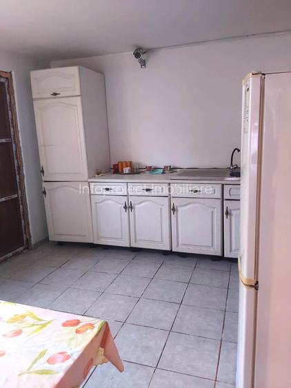 Casă din cărămidă, zonă de deal la Pârscov - 13