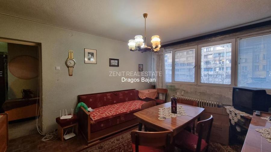 Sala Palatului // vedere spate // balcon - 3