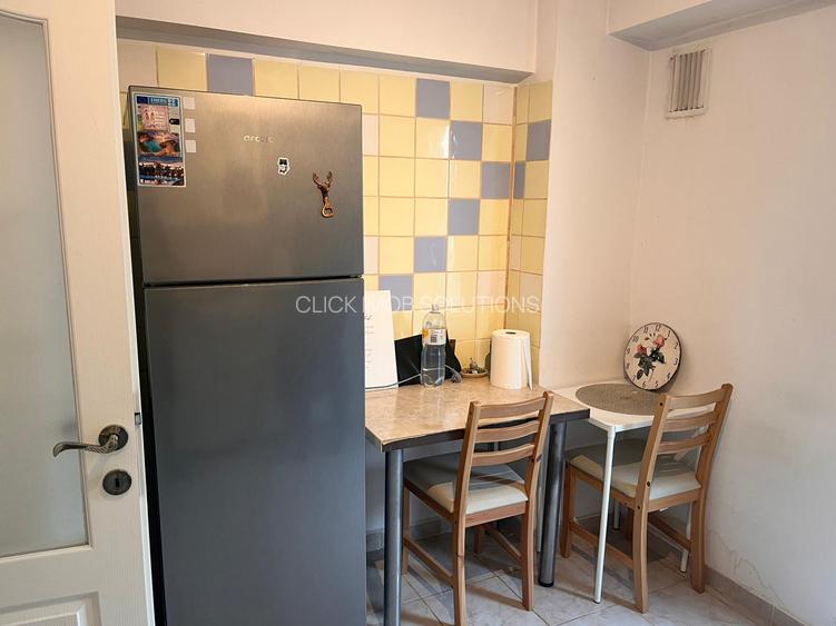 13 Septembrie Panduri, bloc mixt 1992, metrou Academia Militara - 2