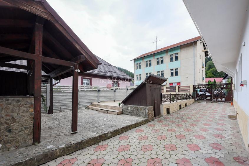 Proximitate imediata fata de Castelul Bran - 33