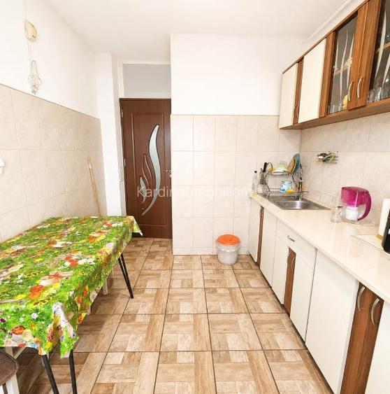 Apartament 3 camere,2 bai,zona Judetean - 2