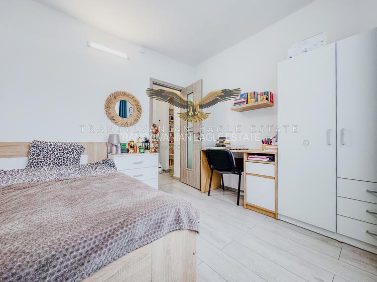 Apartament spațios cu 3 camere|decomandat|etaj 2| Central/Horea - 10