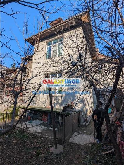 Calea Calarasilor,tot etaj 1  1, supr.util 200 mp,garaj,curte,pod inal - 25