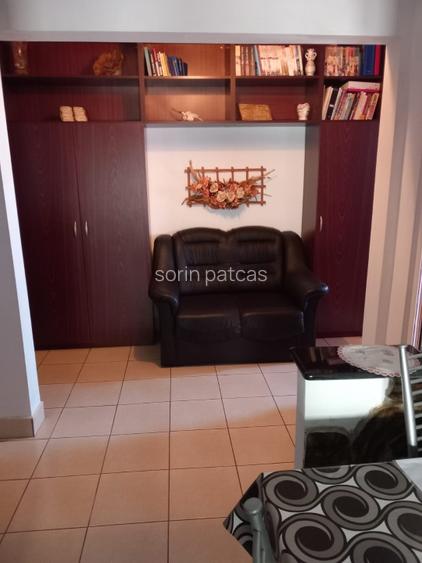 Închiriez apartament tip AN, în zona Rogerius(lângă p-ță) - 8