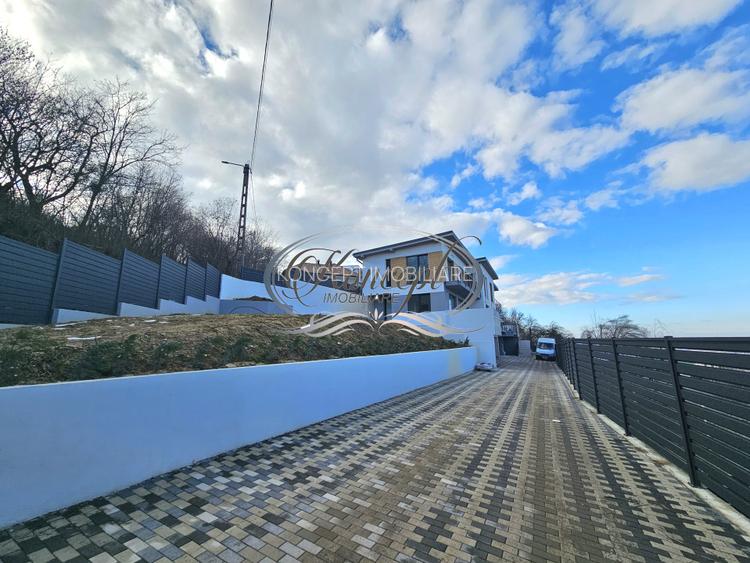 Locuinta D+P+1 Feleacu cu spatii vitrate ample - 2