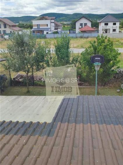 Casa individuala 5 camere terasa acoperita 3 bai si 458 mp teren in Cristian - 23