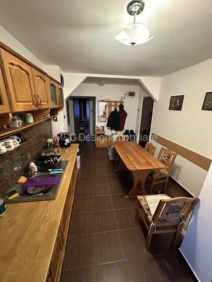 Ap. 4 camere Bucovina etaj 2 centrala proprie - 4