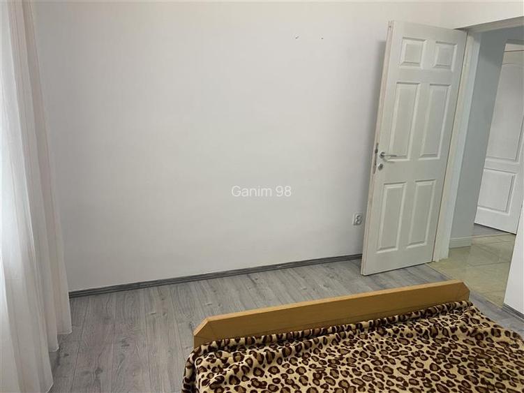 Apartament 2 camere , et 1 4 , ultracentral -Piata Moldovei , renovat , mobilat - 3