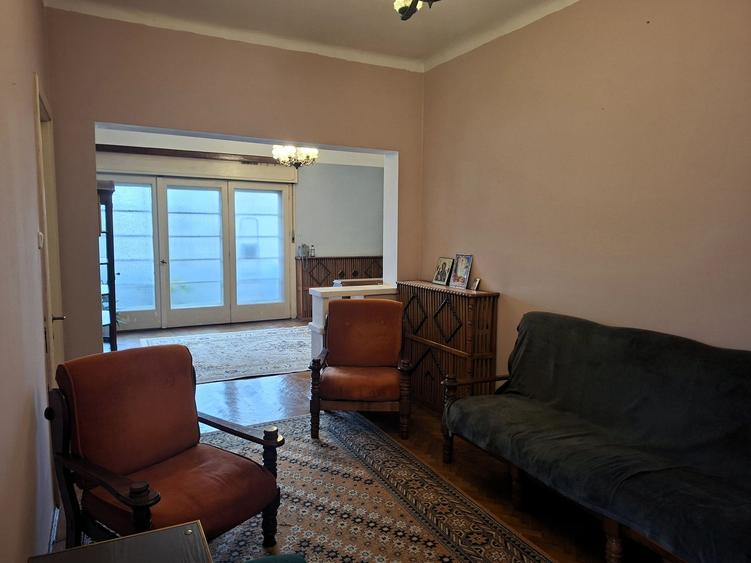 Apartament cu 3 camere in vila interbelica, de renovat - comision 0%!