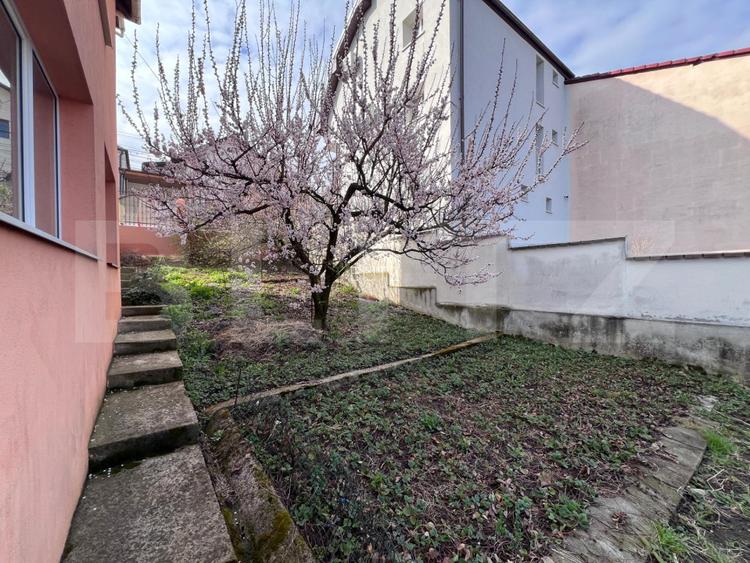 Casa de inchiriat, 7 camere, 230 mp + 415 mp teren, garaj - Gruia - 4