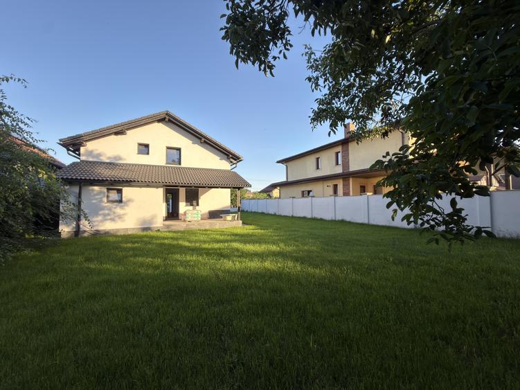 Casa individuala, 4 camere, 125mp utili, 500mp teren - Sanmihai Roman