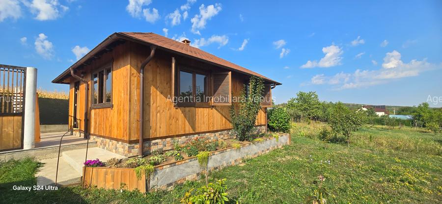 Teren cu cabanuta de lemn in Zaicesti - 2