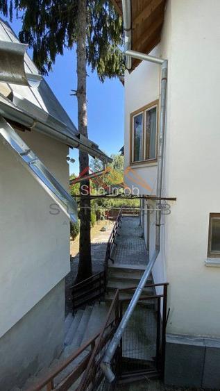 Vila de vanzare, teren 3100 mp, 7 camere, 6 grupuri sanitare, 3 CT, an 1997 - 64