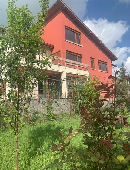 Statiunea  Breaza  Vanzare Vila(Pensiune)+10 camere - 2