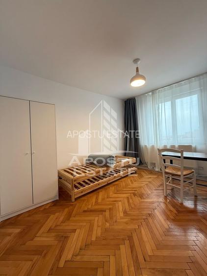 Apartament cu 3 camere de inchiriat, zona Circumvalatiunii, Timisoara - 2