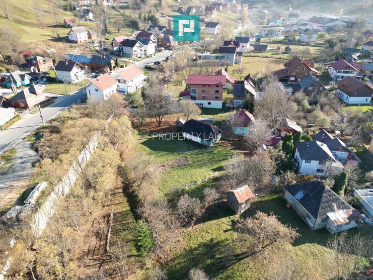 Casă de lemn, cu teren în Borșa - 19