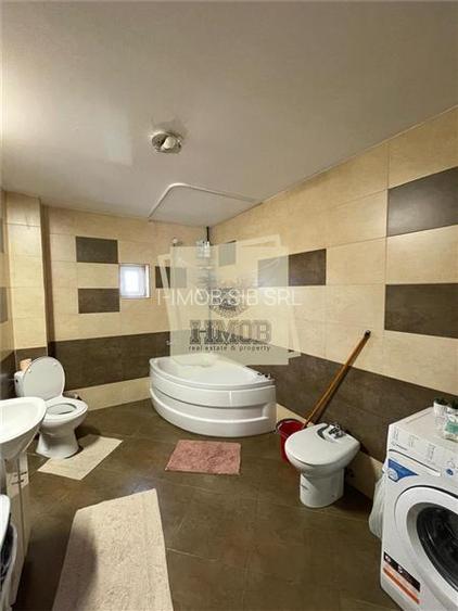 Apartament spatios cu 3 camere 2 balcoane si parcare Calea Turnisorului - 9