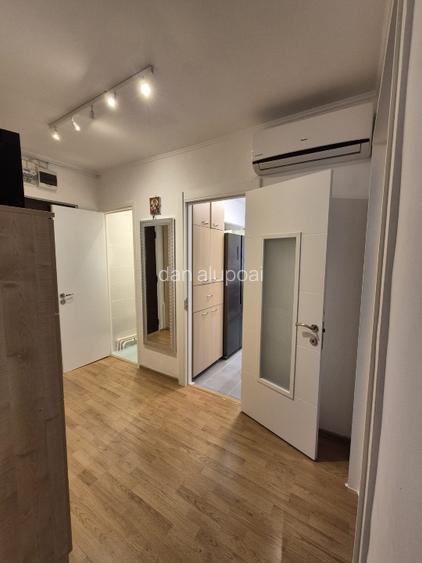 Apartament . decomandat 4 camere, cu  centrala, 2 locuri parcare - 11