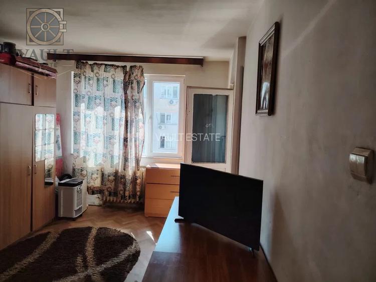 Apartament 3 camere -65mp-5 minute pana la metrou 1 Decembrie 1918  - 2