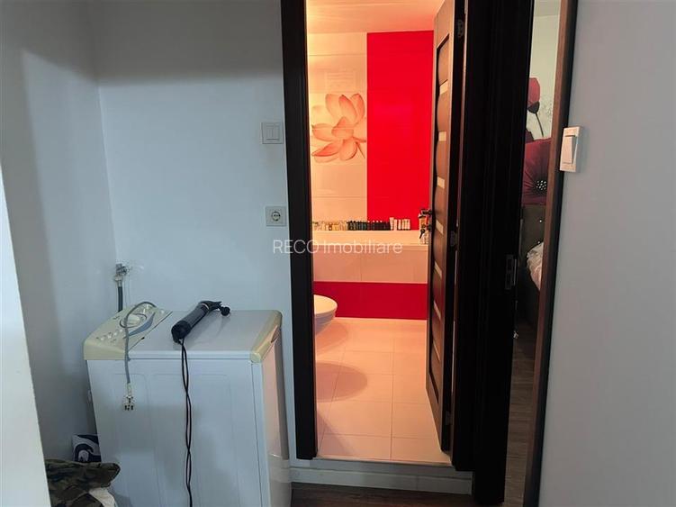 RECO Apartament 3 camere zona Rogerius etaj 2 - 8